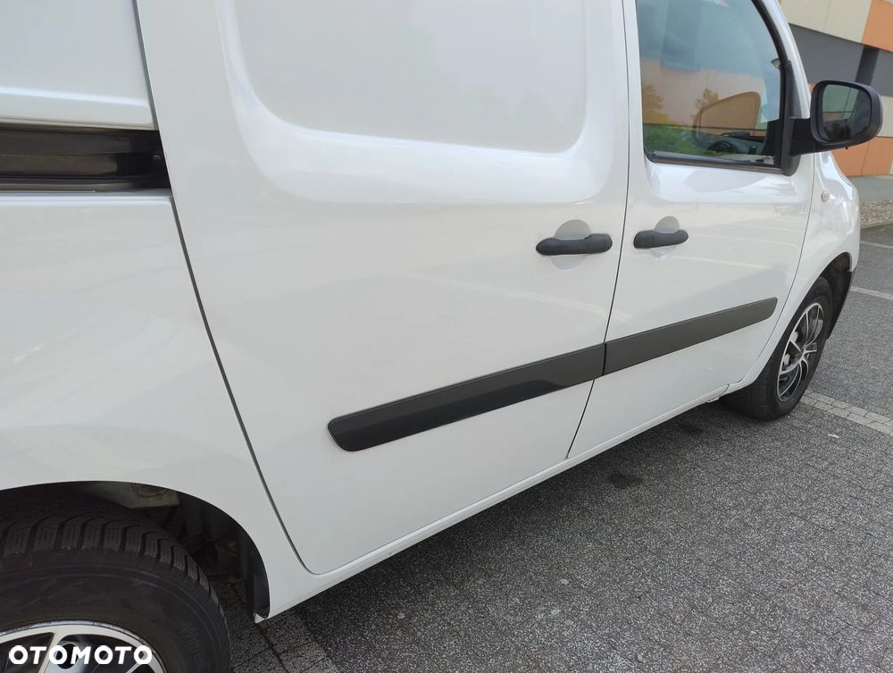 Mercedes-Benz CITAN 111 CDI (110KM) 6-BIEGÓW (L1H1) STAN IDEALNY KLIMA 100% BEZWYPADKOWY 100% SERWIS KM NIE MA RDZY ! ! ! - 26