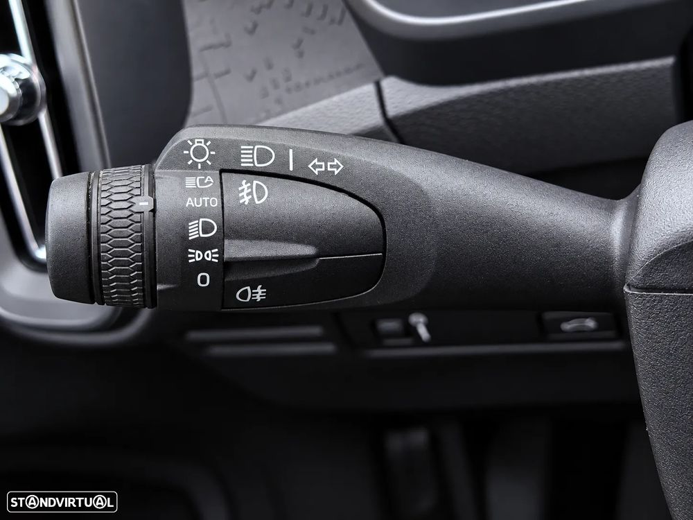 Volvo XC 40 2.0 D3 Momentum - 25