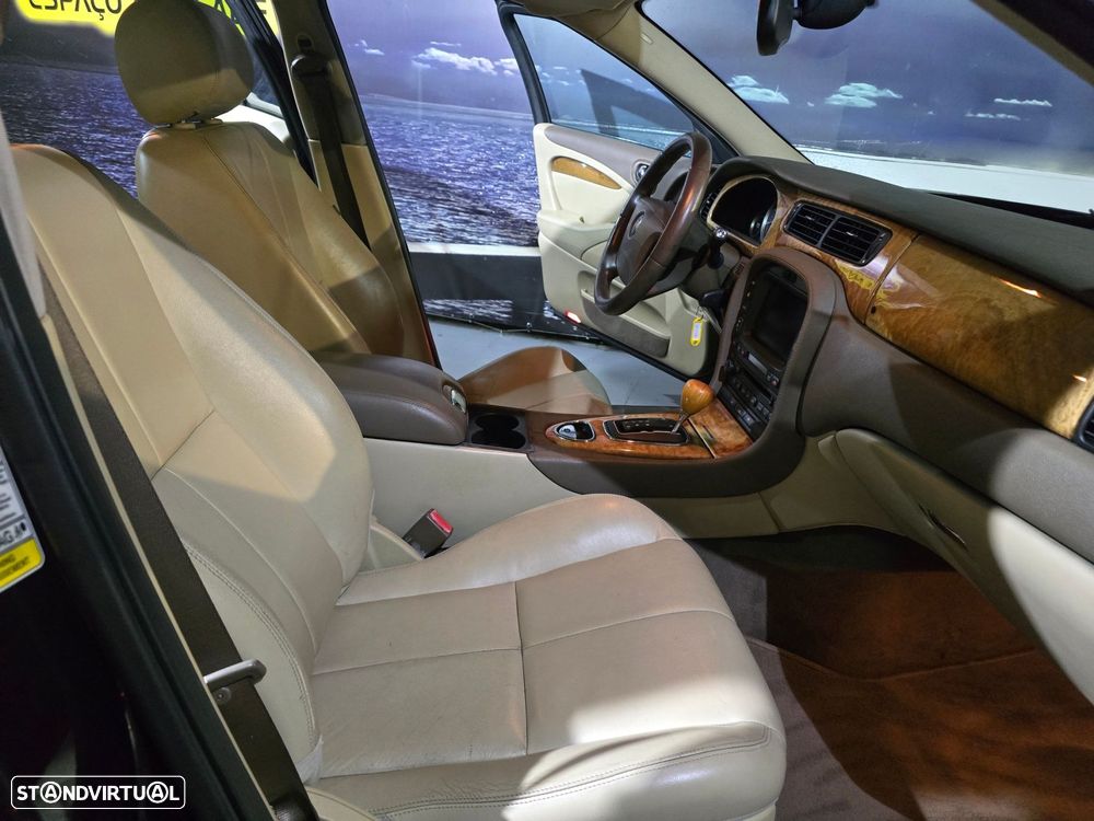 Jaguar S-Type 2.7 D V6 Classic Auto. - 11