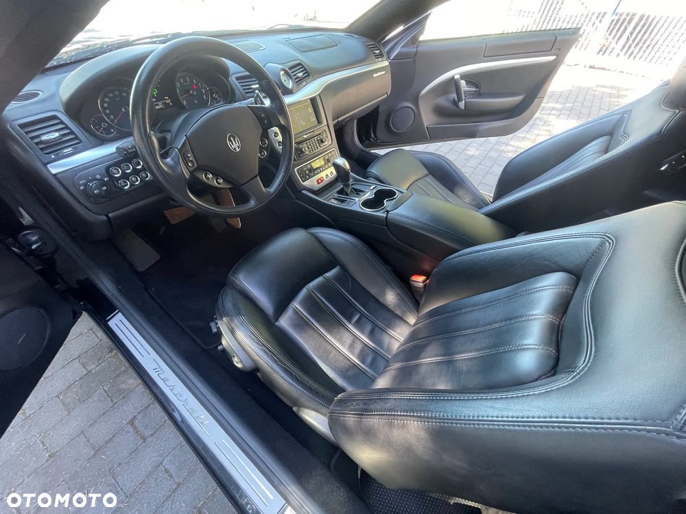 Maserati GranTurismo Automat - 12