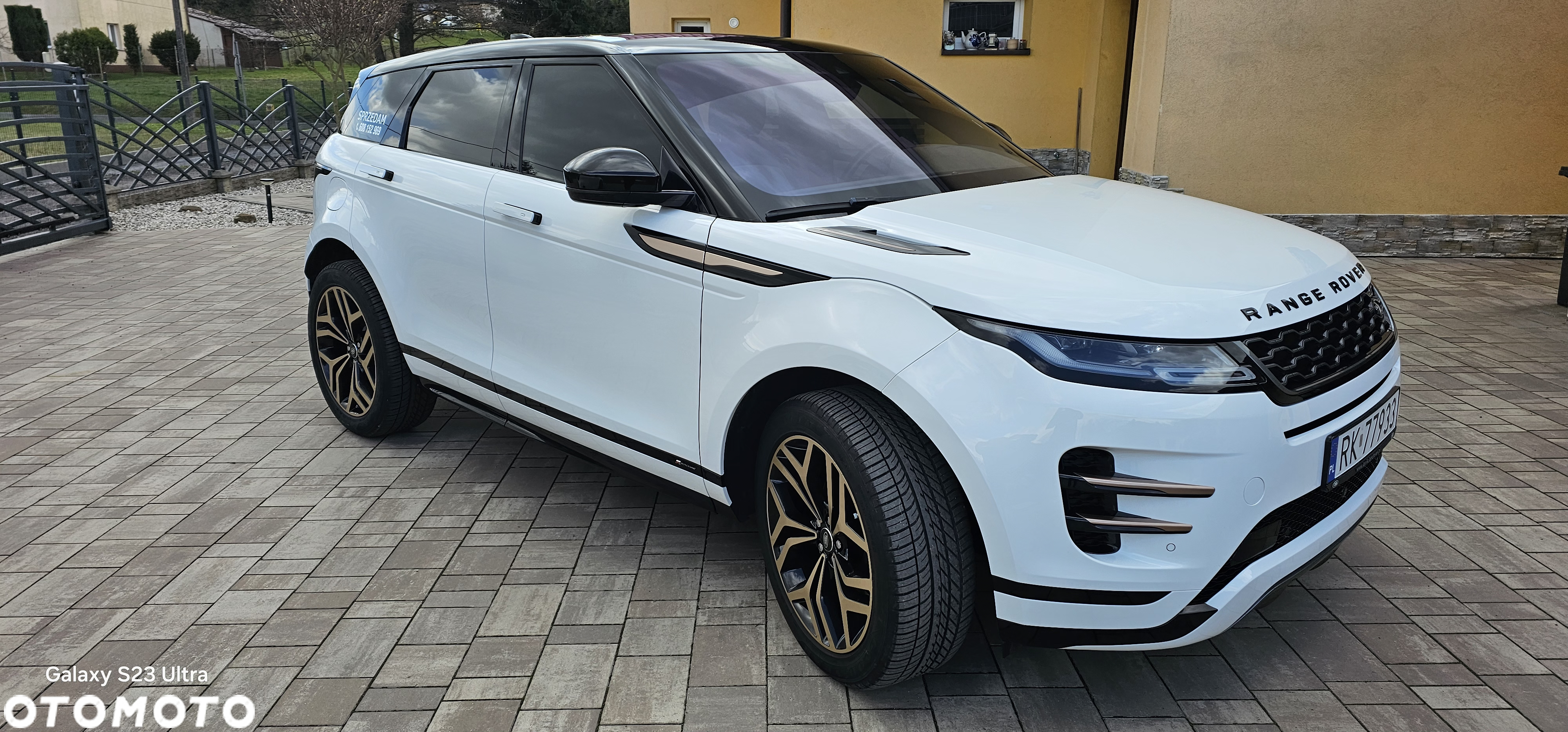 Land Rover Range Rover Evoque P300 R-Dynamic - 12