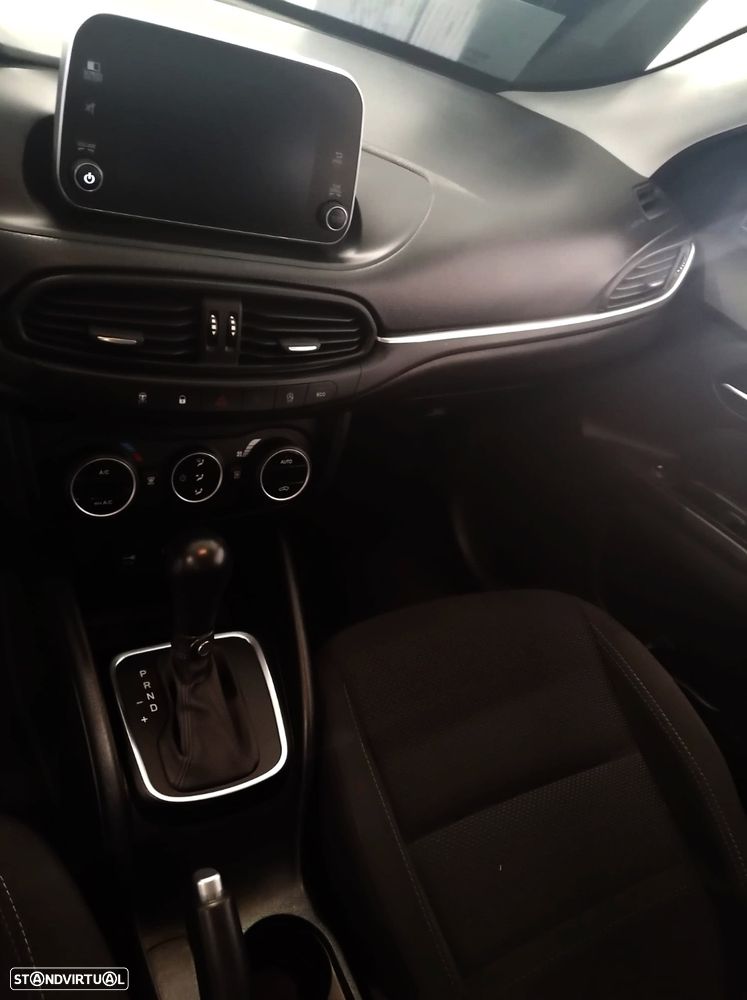 Fiat Tipo Station Wagon 1.6 M-Jet Lounge Tech DCT - 2