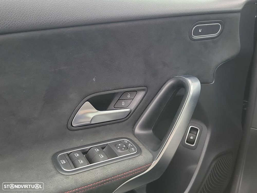 Mercedes-Benz A 250 e AMG Line - 22