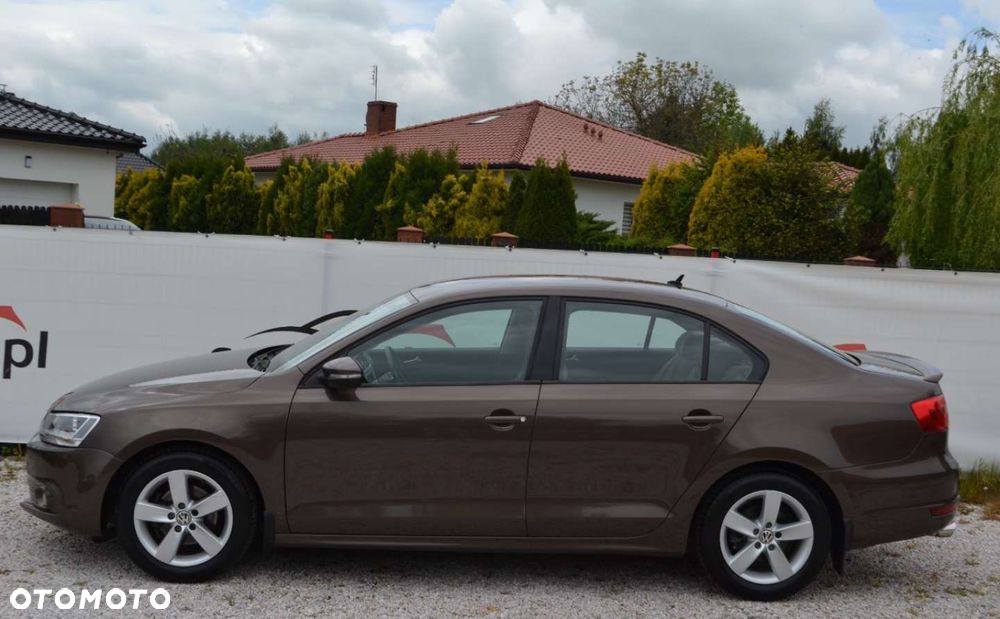 Volkswagen Jetta - 9