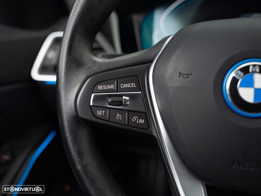 BMW 330 e Line Luxury Auto - 22