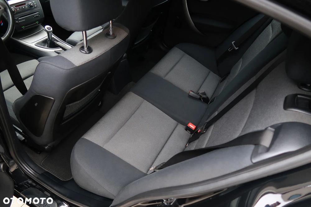 BMW Seria 1 116i - 23