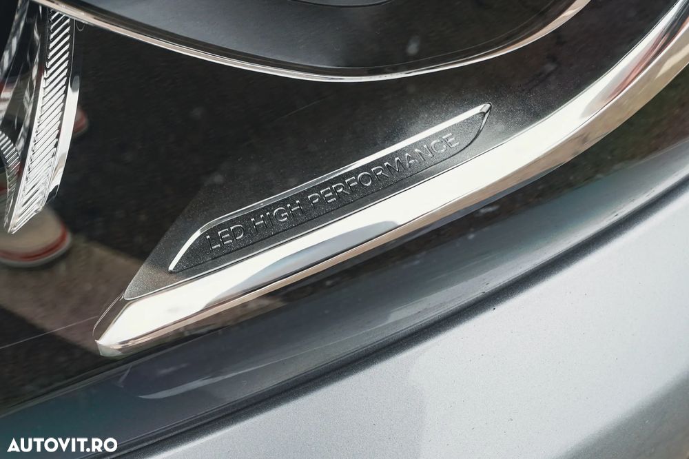 Mercedes-Benz A 45 AMG 4Matic AMG Speedshift 7G-DCT PETRONAS 2015 World Champion Edition - 11