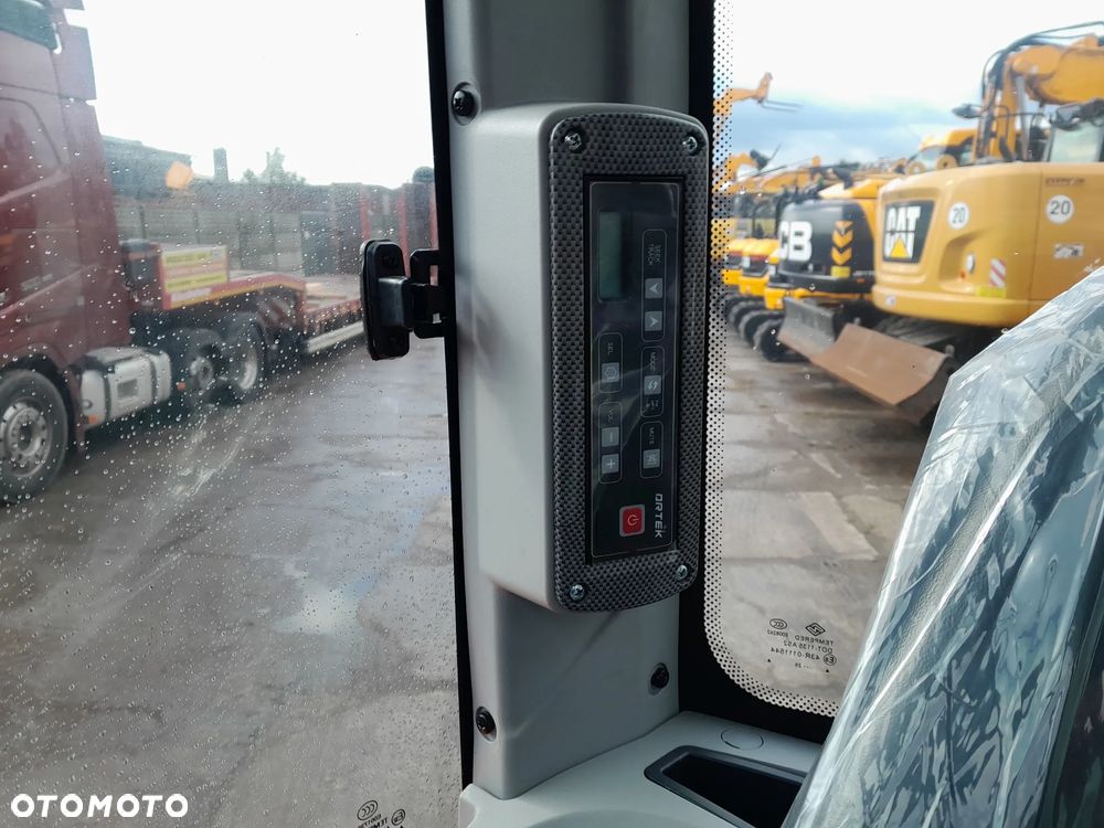 Kubota LONKING CDM6025 - 29