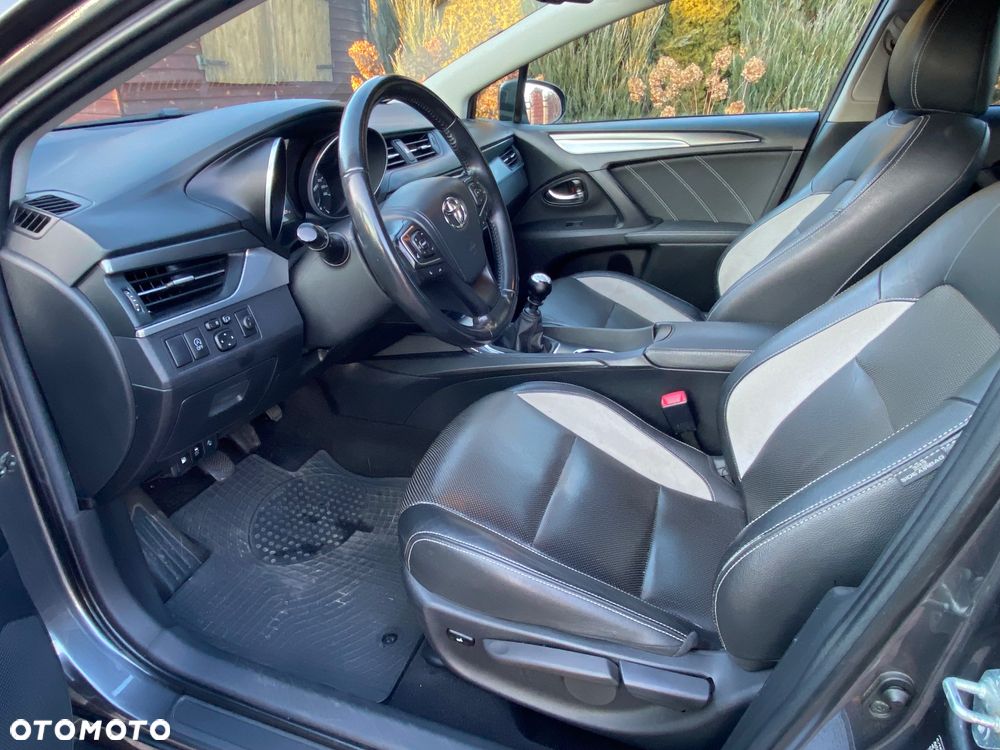 Toyota Avensis 2.0 D-4D Premium - 13