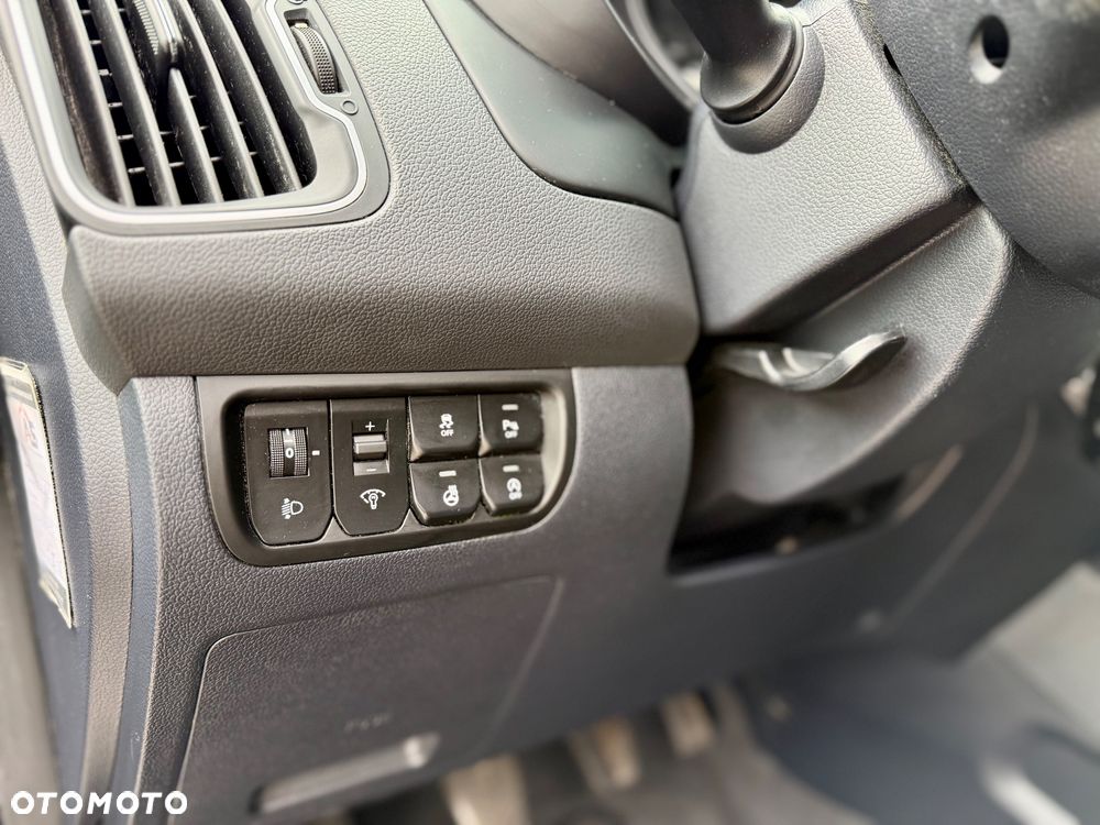 Kia Rio 1.4 XL Business Line - 32