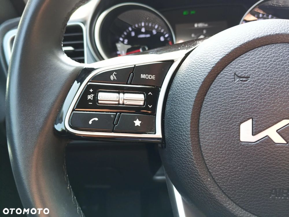 Kia XCeed 1.5 T-GDI M - 24