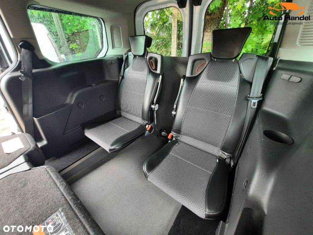 Ford Transit Connect - 37
