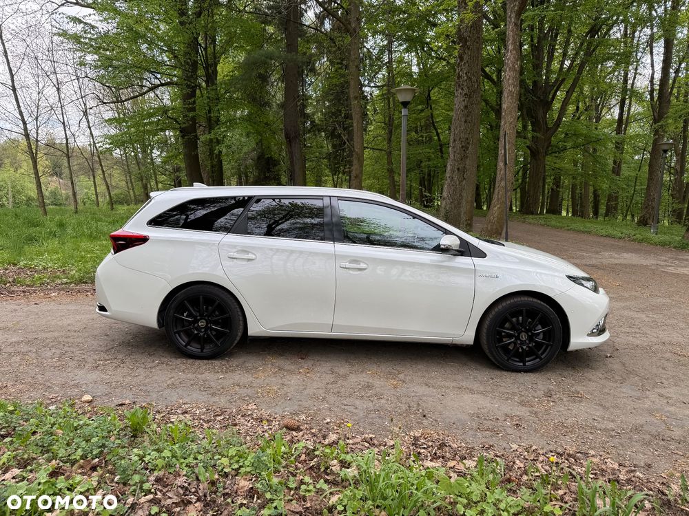 Toyota Auris 1.8 Executive - 6