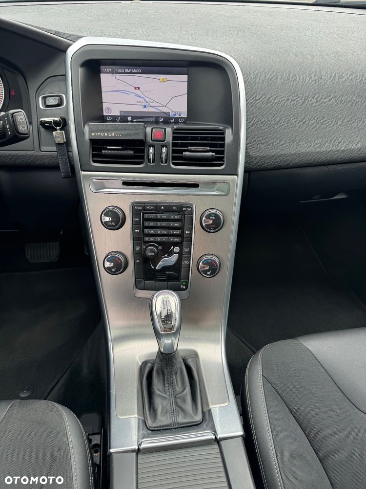 Volvo XC 60 D4 Geartronic Momentum - 12
