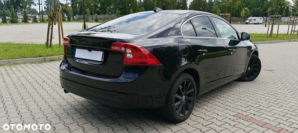 Volvo S60 D2 Drive-E Dynamic Edition (Momentum) - 4