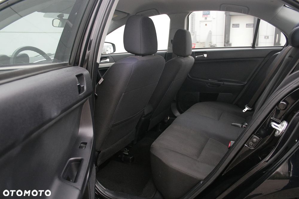 Mitsubishi Lancer - 13