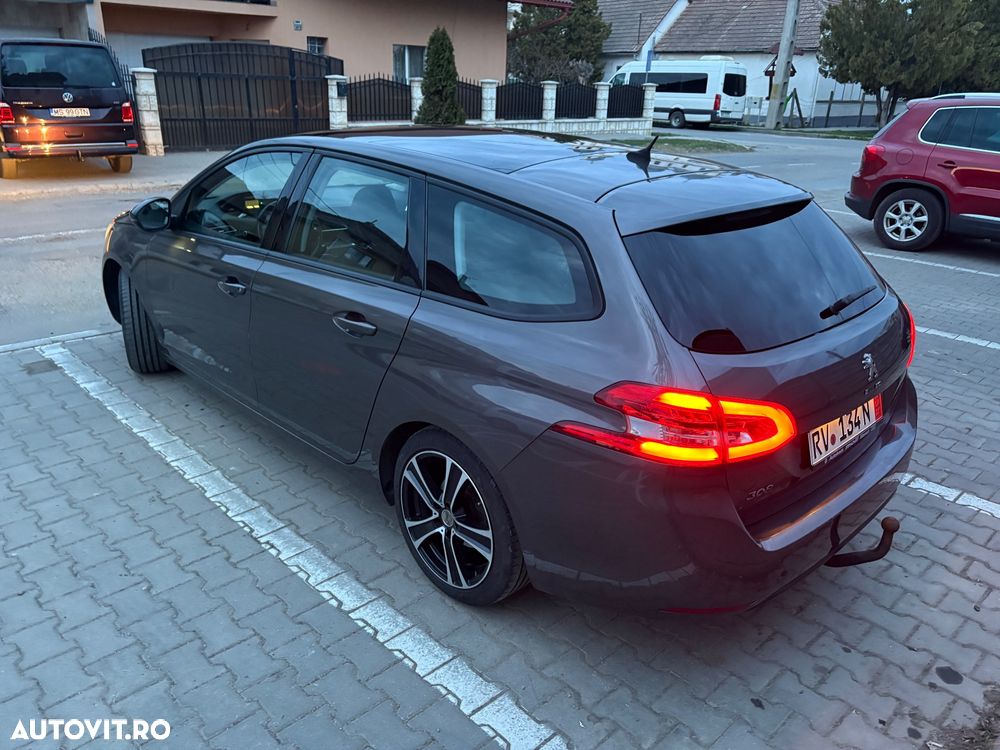 Peugeot 308 1.2 L PureTech Turbo Allure - 12
