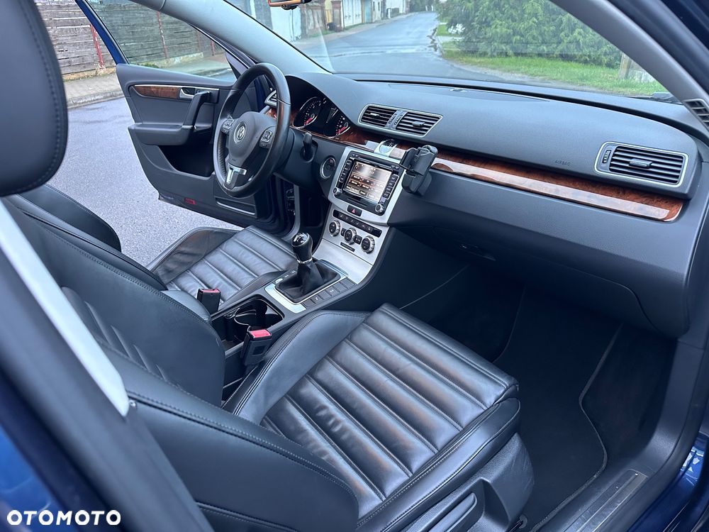 Volkswagen Passat 2.0 TDI Highline - 19