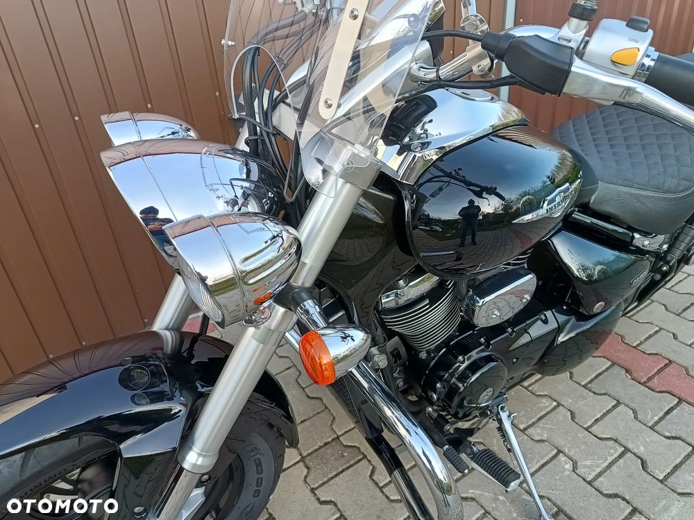 Suzuki Intruder - 27