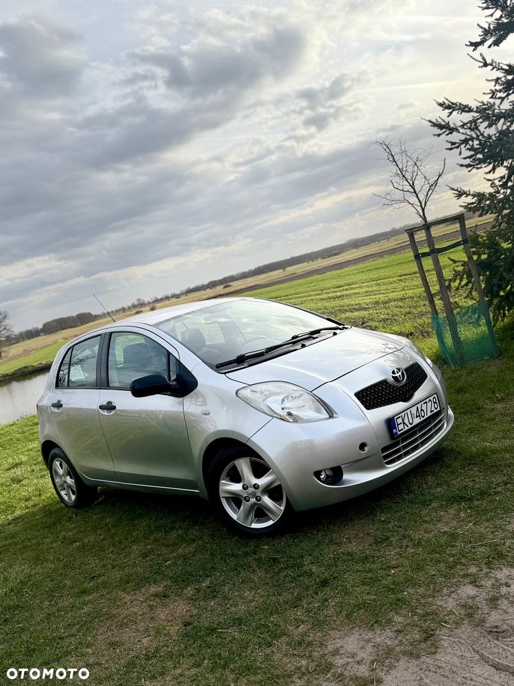 Toyota Yaris 1.3 Prestige - 3