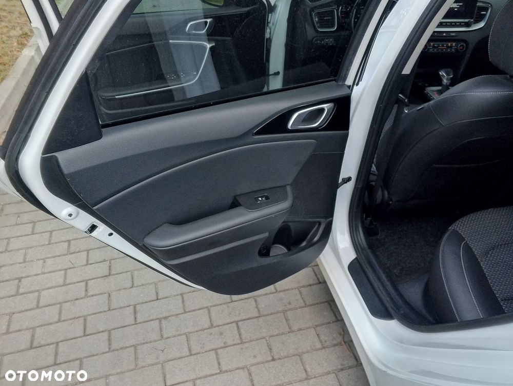 Kia Ceed 1.6 CRDi (48V Mild-Hybrid) DCT7 GT Line - 16