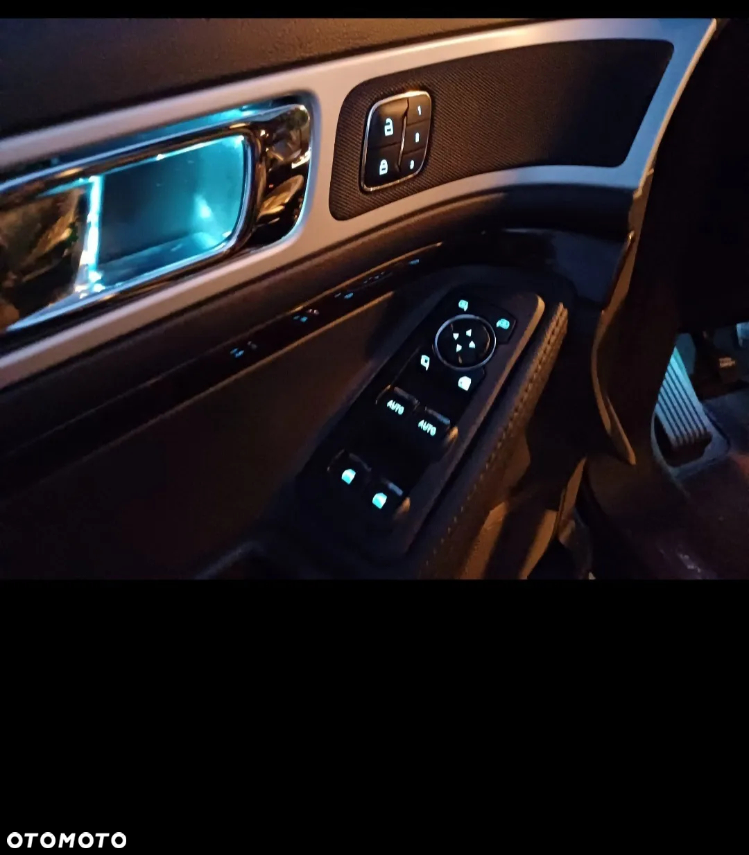 Ford Explorer - 23