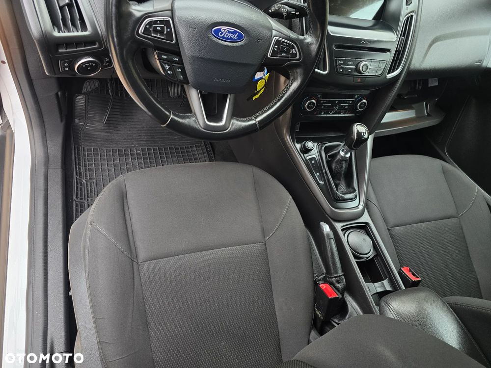 Ford Focus 1.5 TDCi DPF Start-Stopp-System Titanium - 24