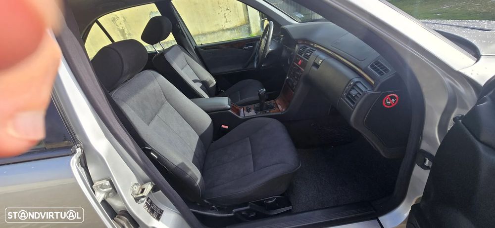 Mercedes-Benz E 220 - 14