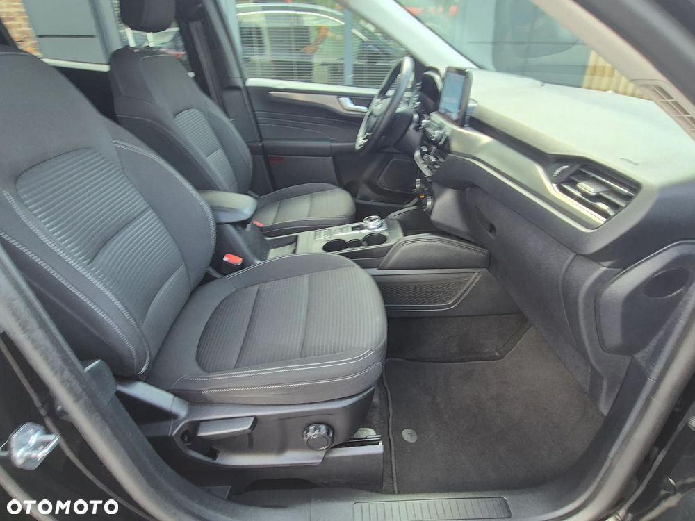 Ford Kuga - 32