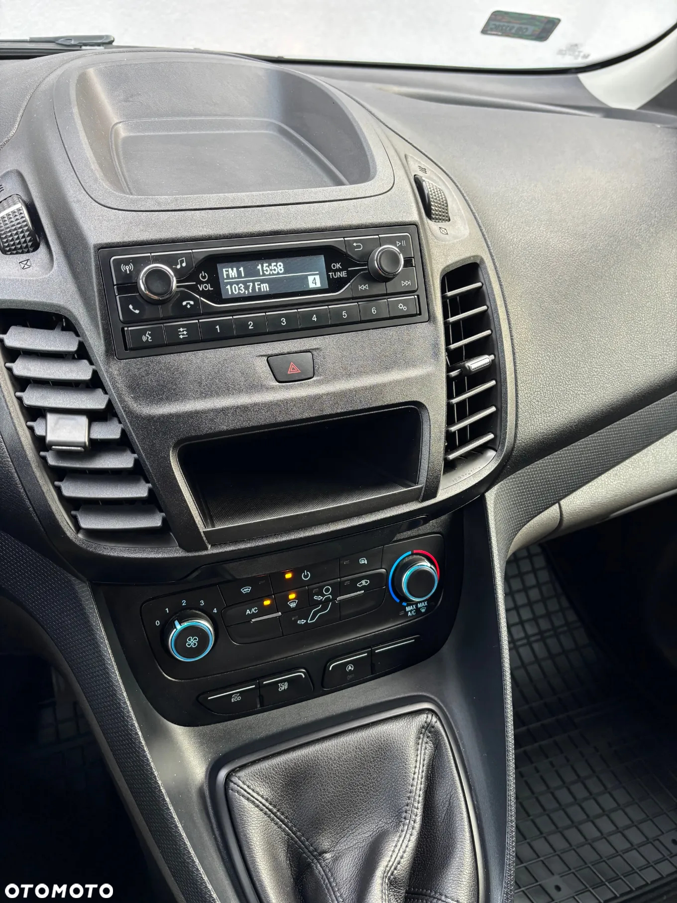 Ford Transit Connect - 12