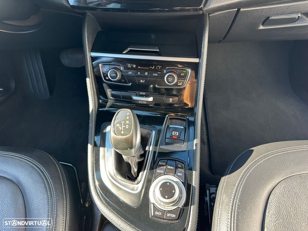 BMW 218 Active Tourer d Line Luxury Auto - 11