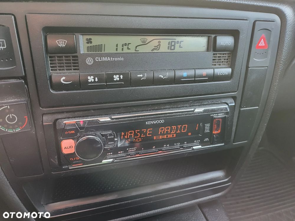 Volkswagen Passat 2.0 Comfortline - 25