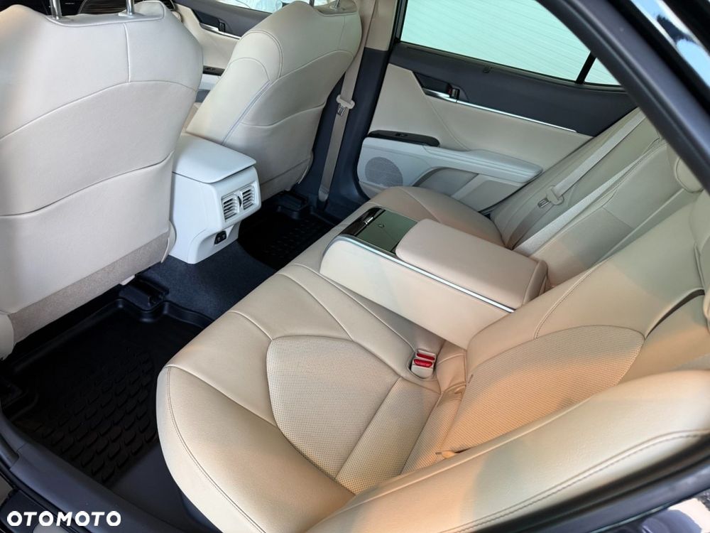 Toyota Camry 2.5 Hybrid Executive CVT - 16