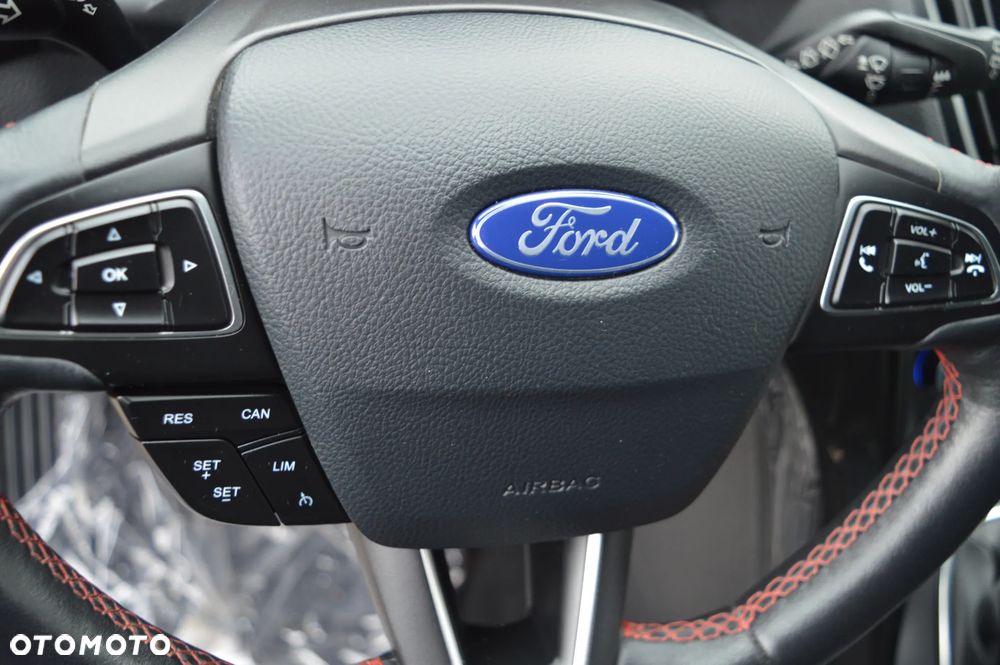 Ford Kuga 1.5 EcoBoost 2x4 ST-Line - 23
