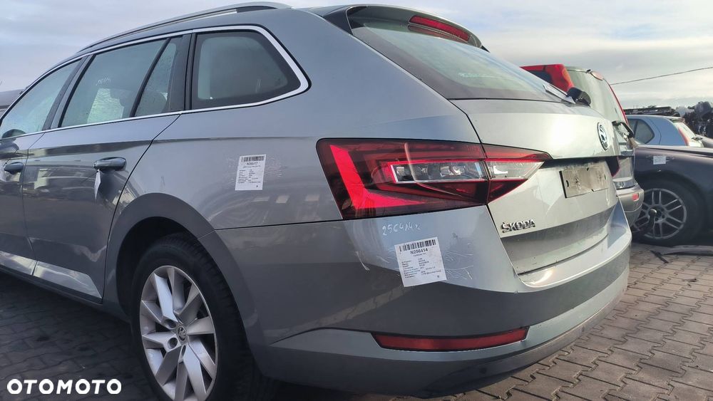 ĆWIARTKA BŁOTNIK LEWY TYŁ SKODA SUPERB III LF7M - 1