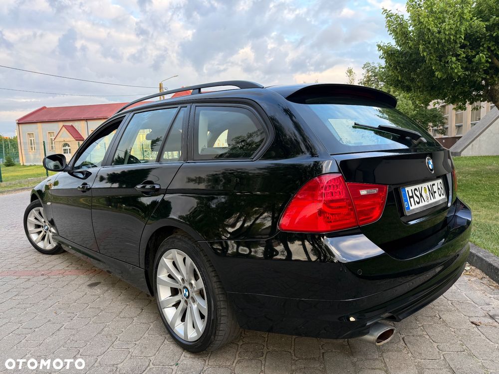 BMW Seria 3 320i - 8