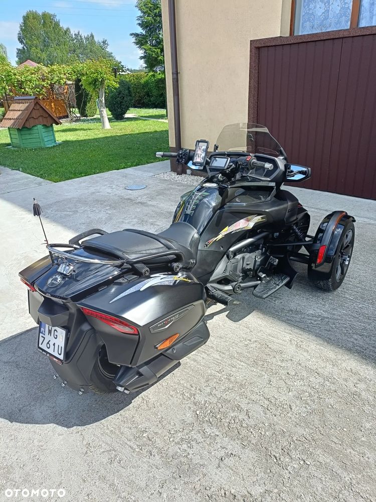 Can-Am Spyder - 20