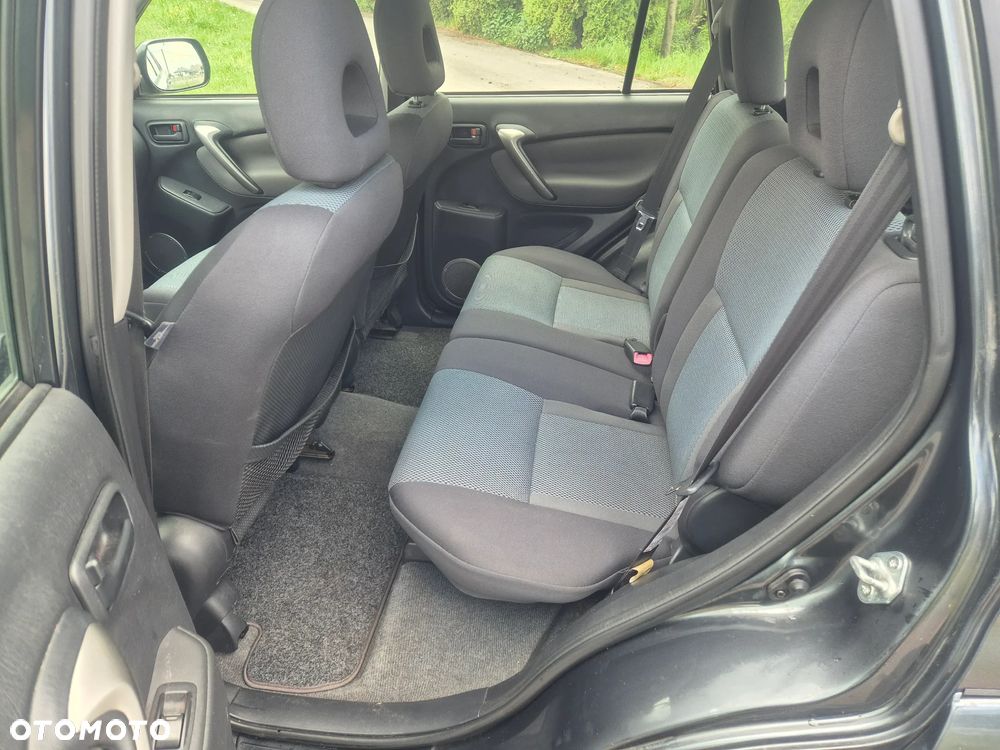 Toyota RAV4 D-4D 4x4 Sol - 17