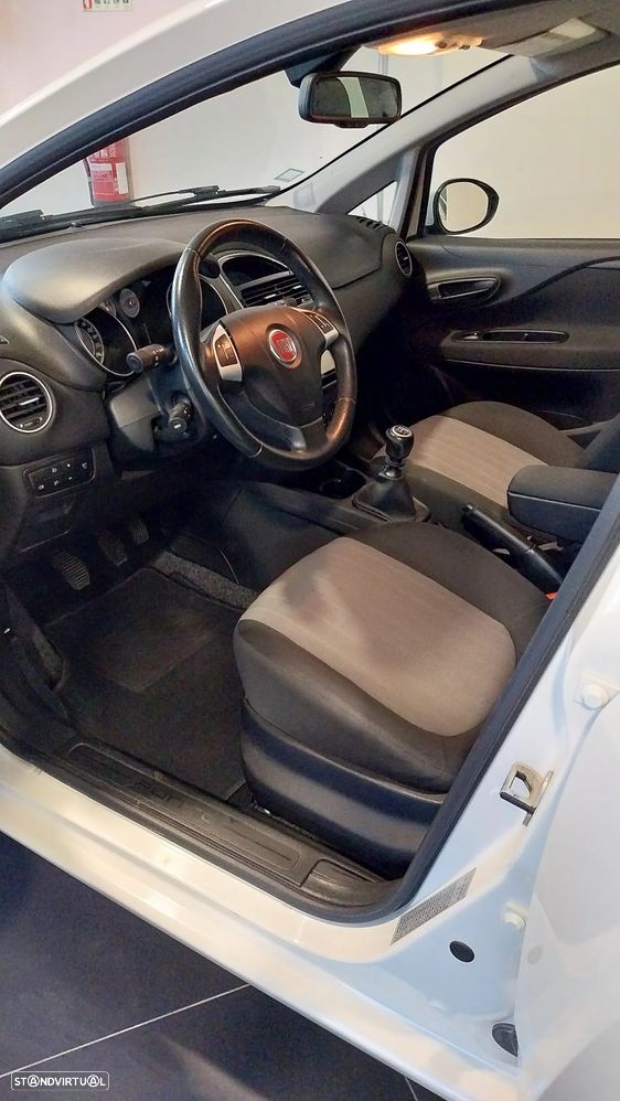 Fiat Punto 1.2 Lounge S&S - 6