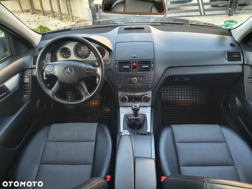 Mercedes-Benz Klasa C 180 Kompressor BlueEFFICIENCY Avantgarde - 17
