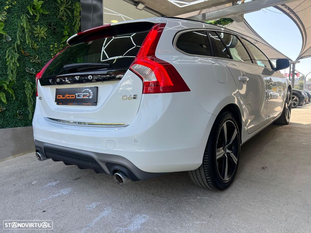 Volvo V60 2.4 D6 R-Design Sum.AWD Phev - 6