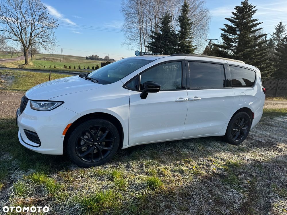 Chrysler Pacifica - 10