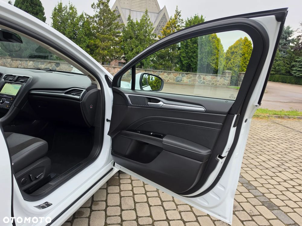 Ford Mondeo 2.0 TDCi Titanium PowerShift - 38