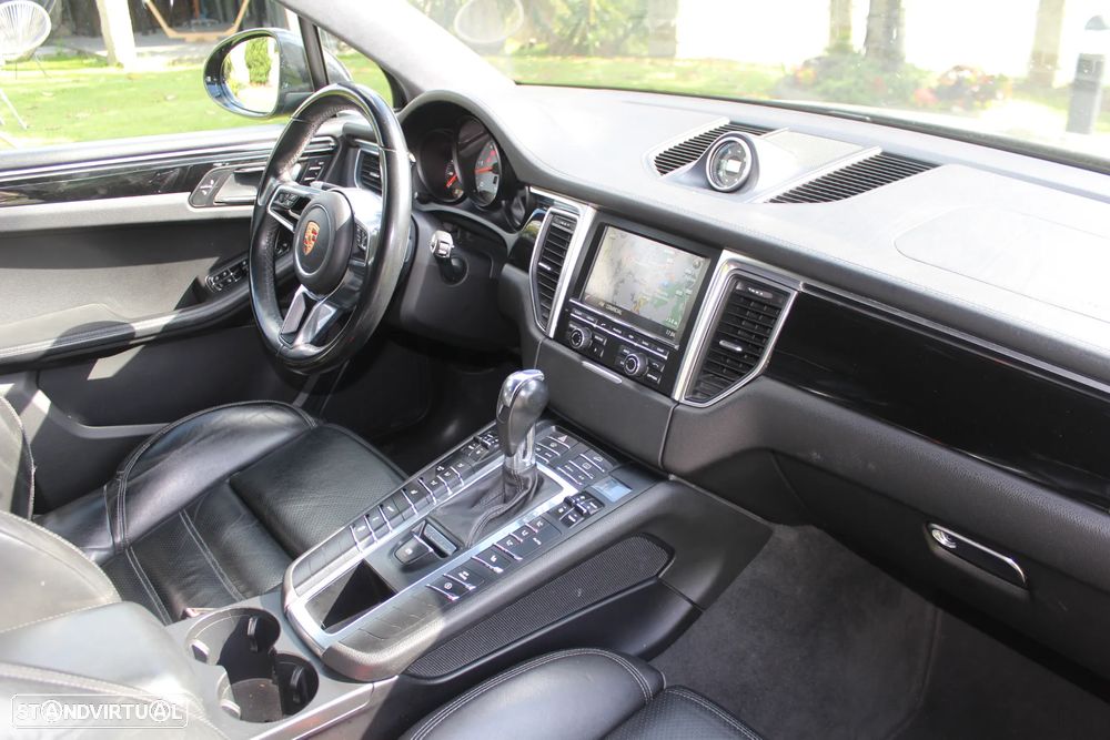 Porsche Macan S - 26