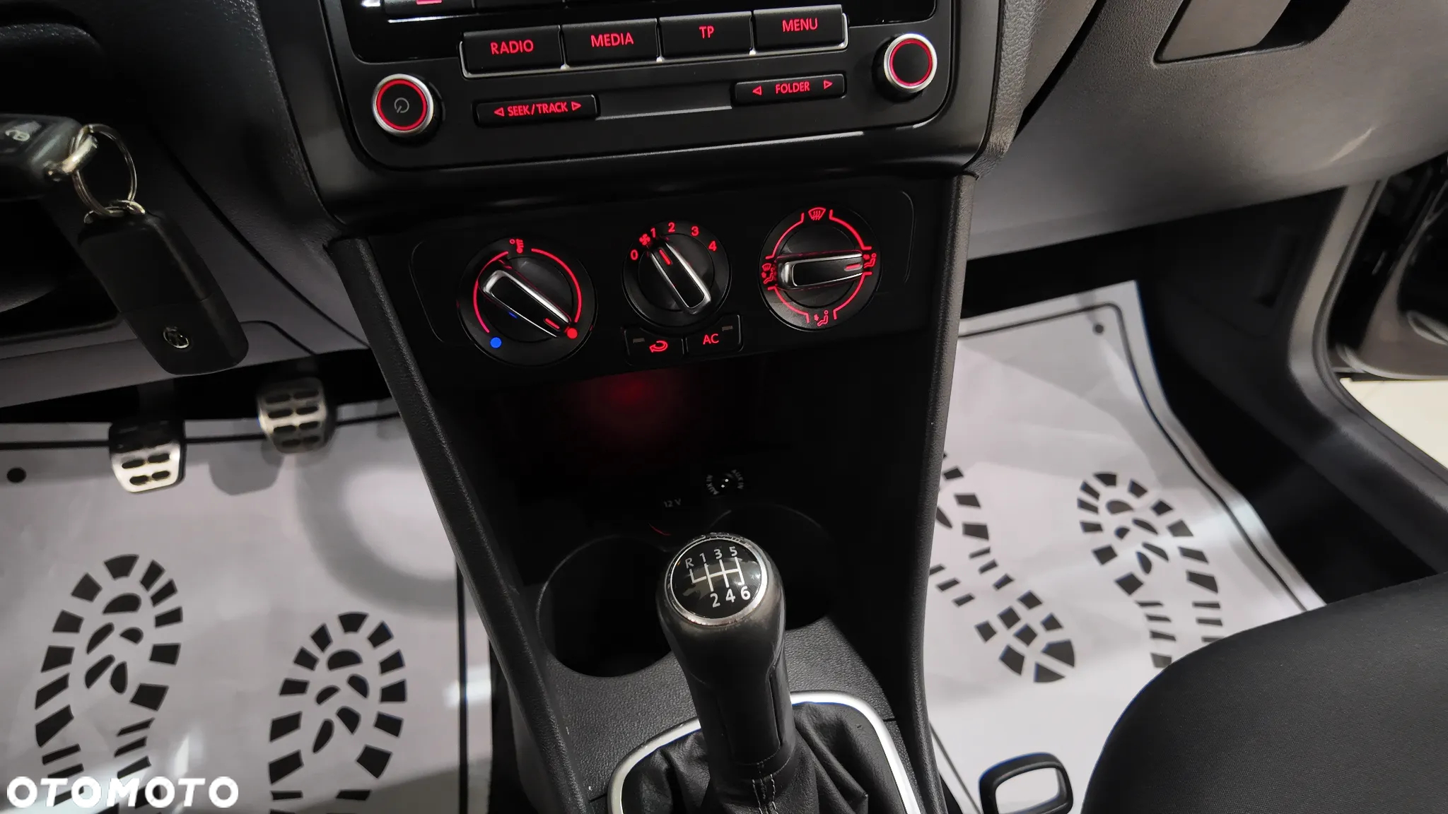 Volkswagen Polo 1.2 TSI Style - 32
