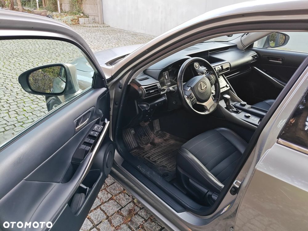 Lexus IS 200t / 300 Elegance - 5