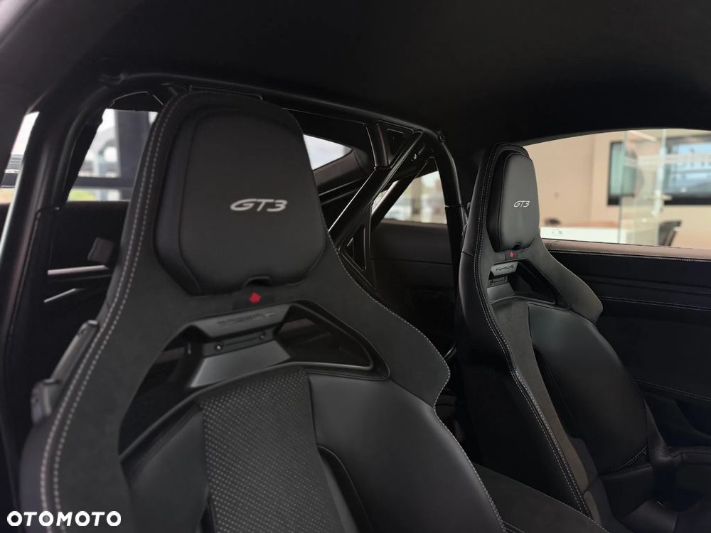 Porsche 911 GT3 - 28
