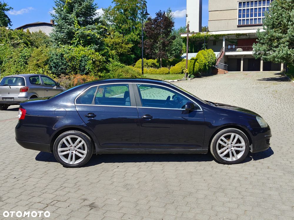 Volkswagen Jetta 2.0 TDI BlueMotion Technologie - 2