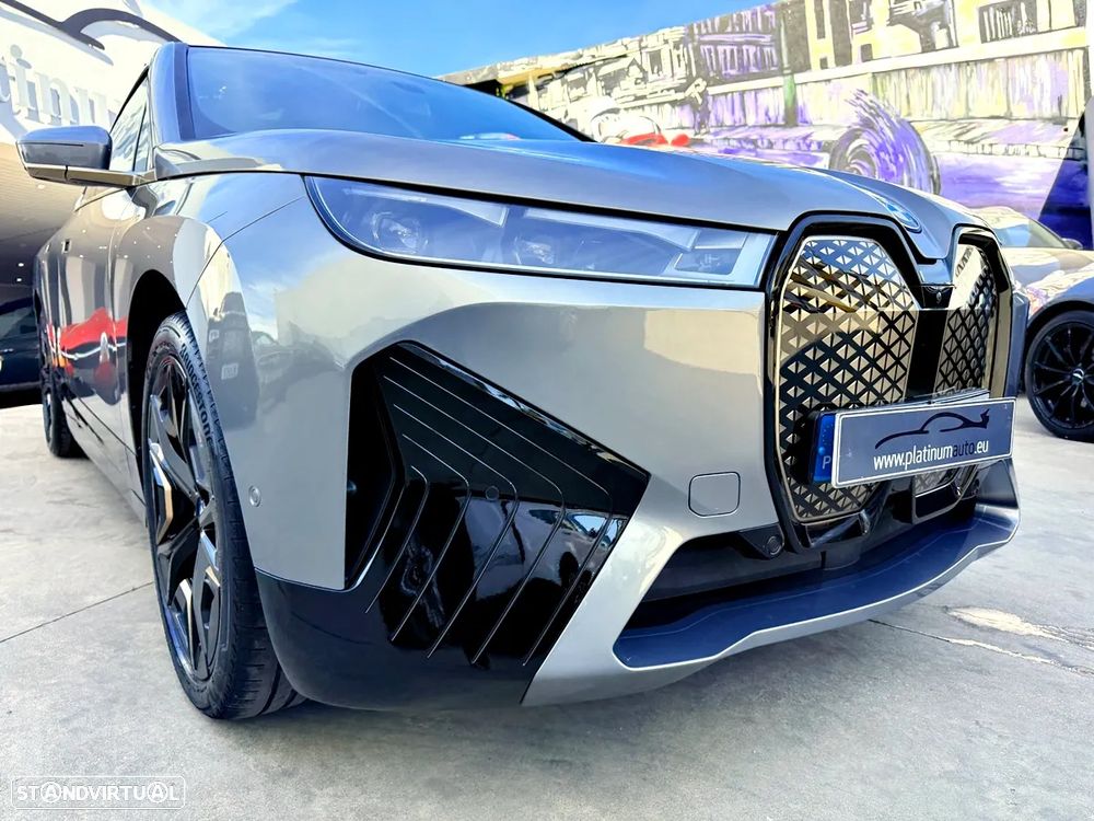 BMW iX xDrive 50 Pack Desportivo - 42