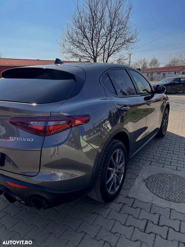 Alfa Romeo Stelvio - 4